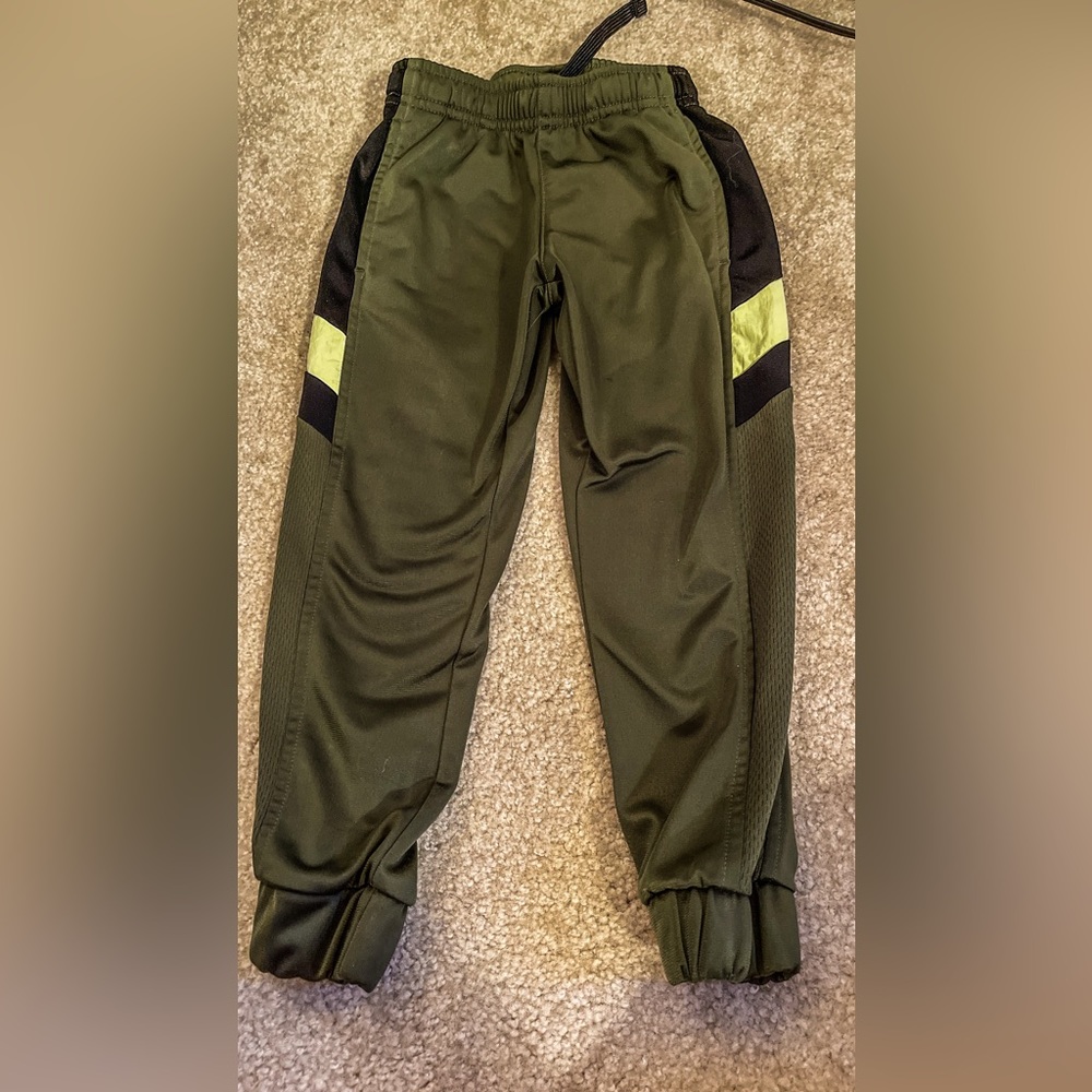 Boys 4-5 xs athletic works athletic jogger pants. Good condition.